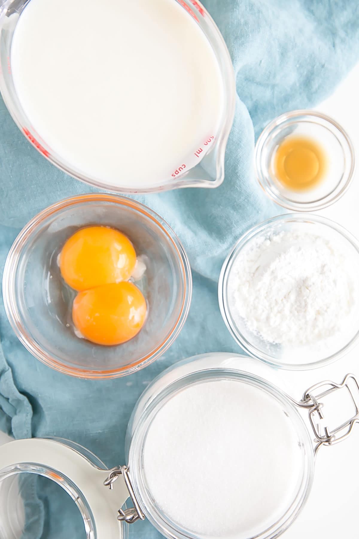 Picture of the ingredients needed to make vanilla custard.