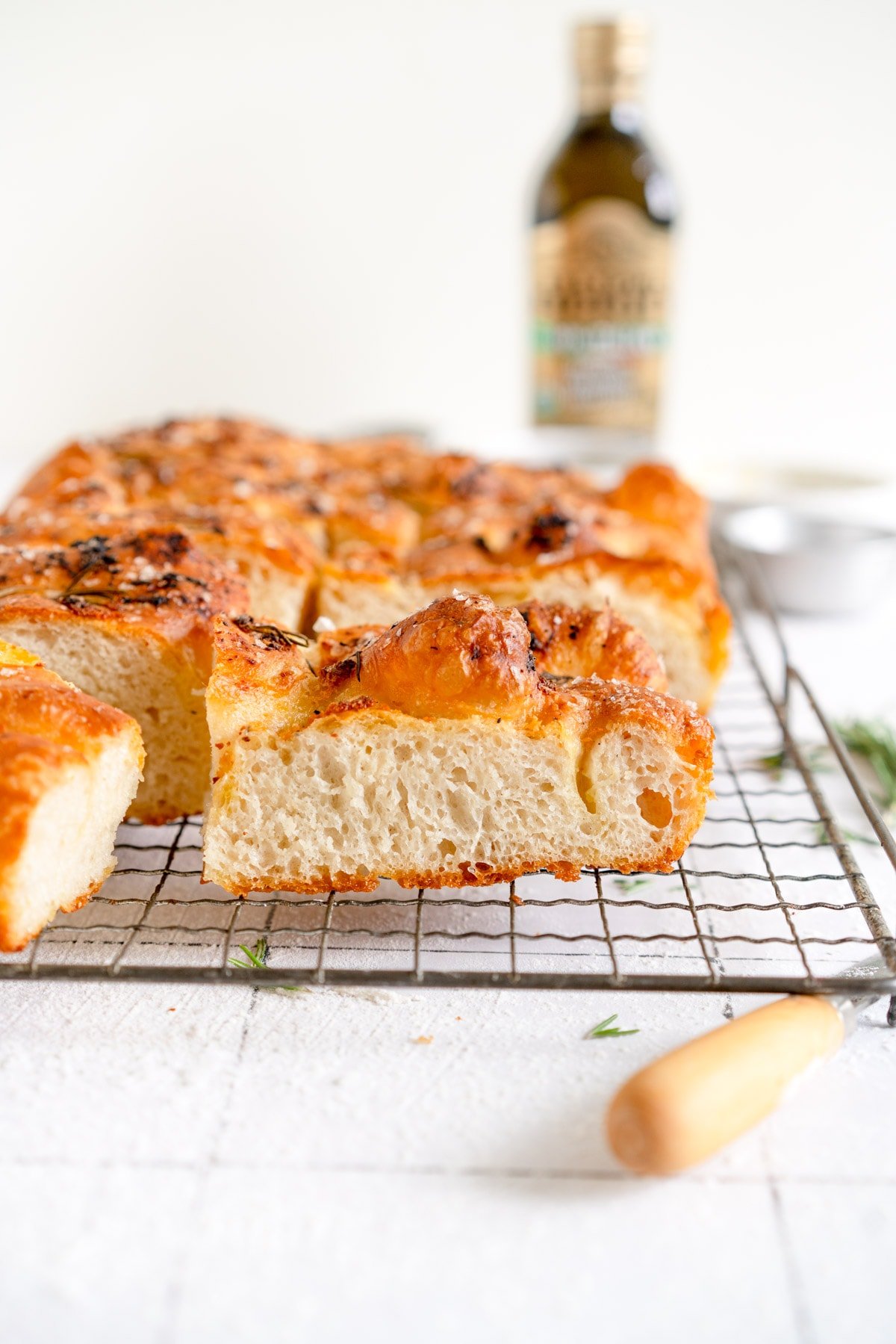 Simple Focaccia Bread (No Knead)