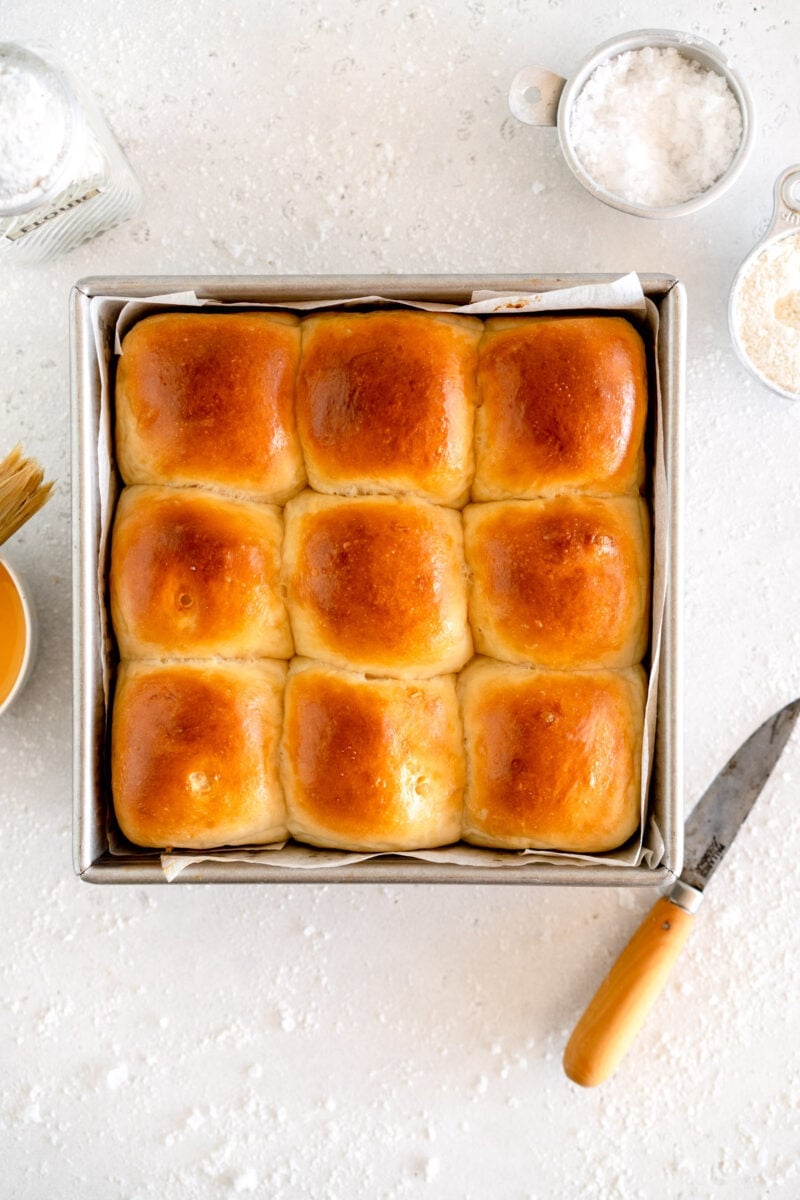 pan of baked dinner rolls