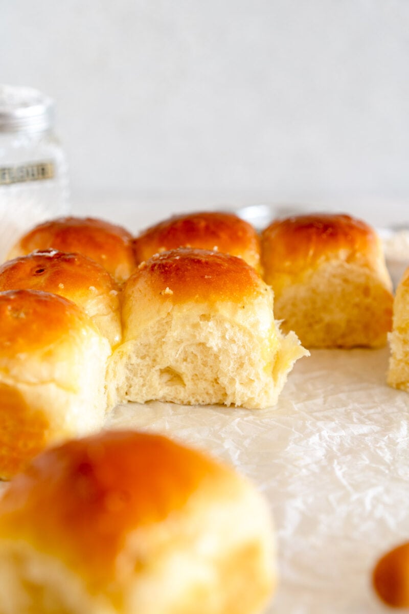 side shot baked dinner rolls